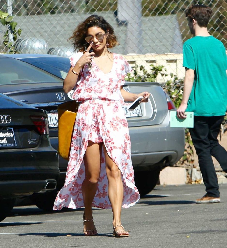 Vanessa Hudgens Was Seen Out in Los Angeles 09/09/2016-3