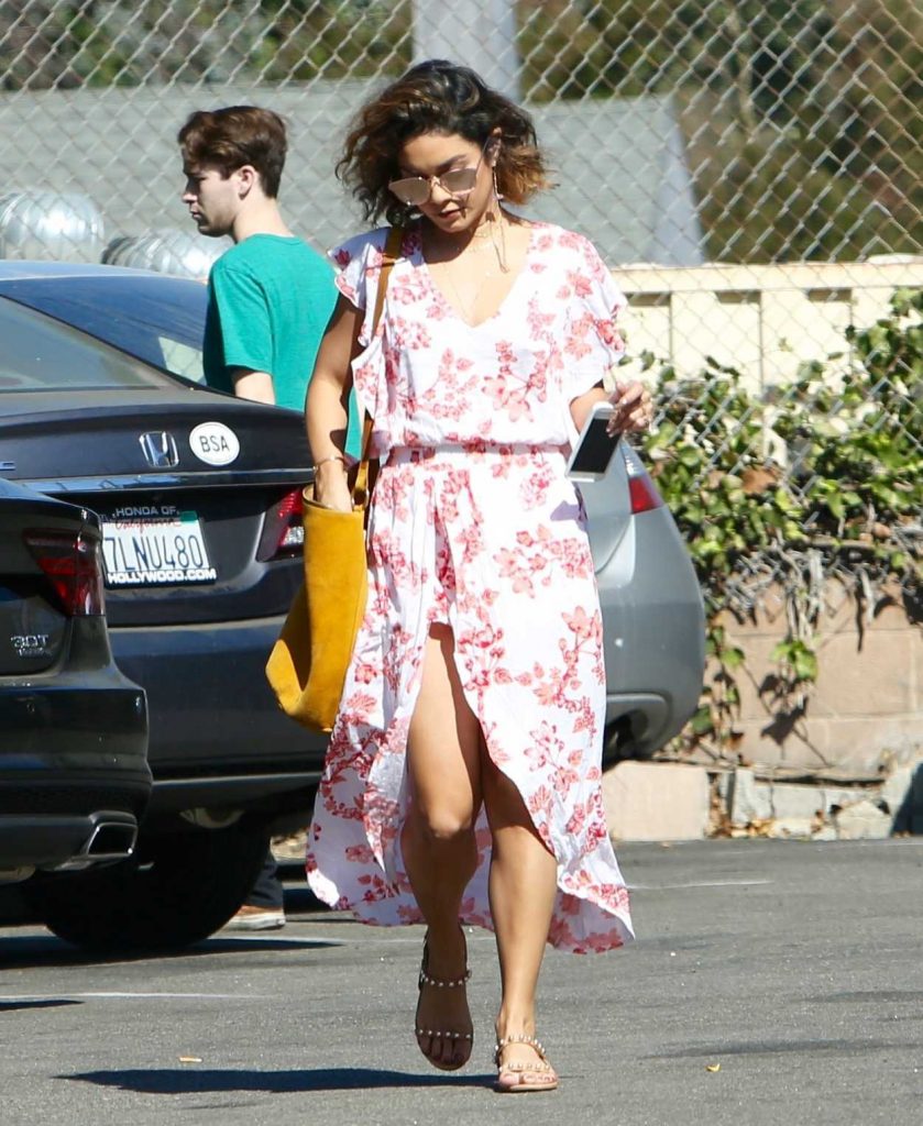Vanessa Hudgens Was Seen Out in Los Angeles 09/09/2016-4