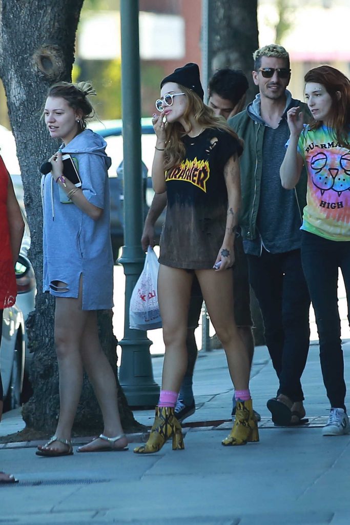 Bella Thorne Was Seen Out in Los Angeles 10/09/2016-2