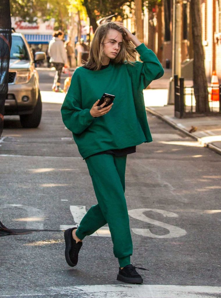 Cara Delevingne Was Seen Out in New York City 10/10/2016-2