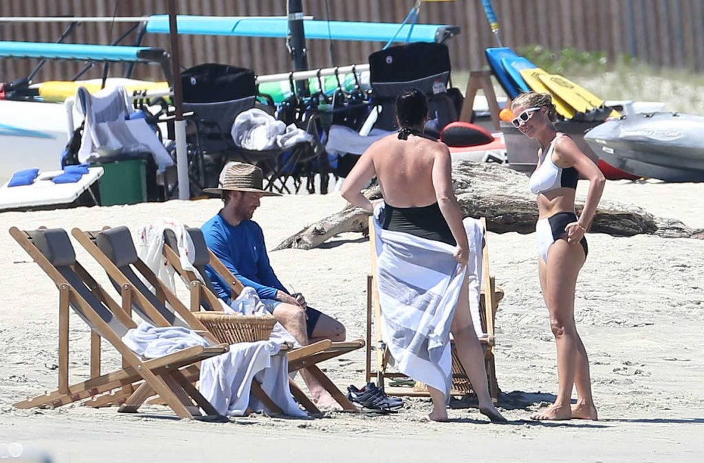 Gwyneth Paltrow in Bikini at the Beach in Mexico 09/27/2016-2
