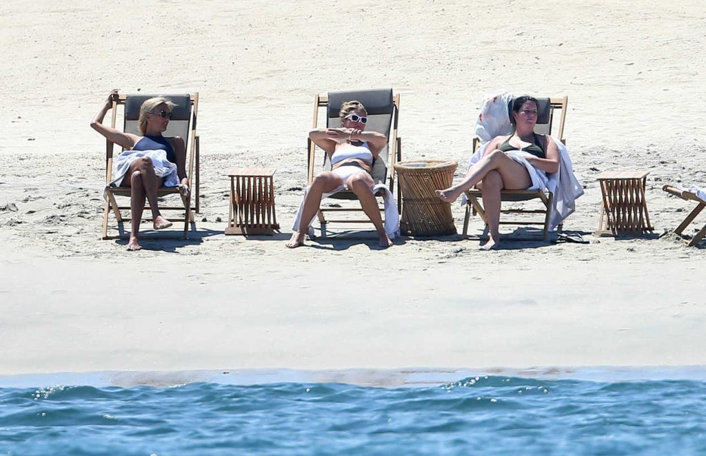 Gwyneth Paltrow in Bikini at the Beach in Mexico 09/27/2016-5