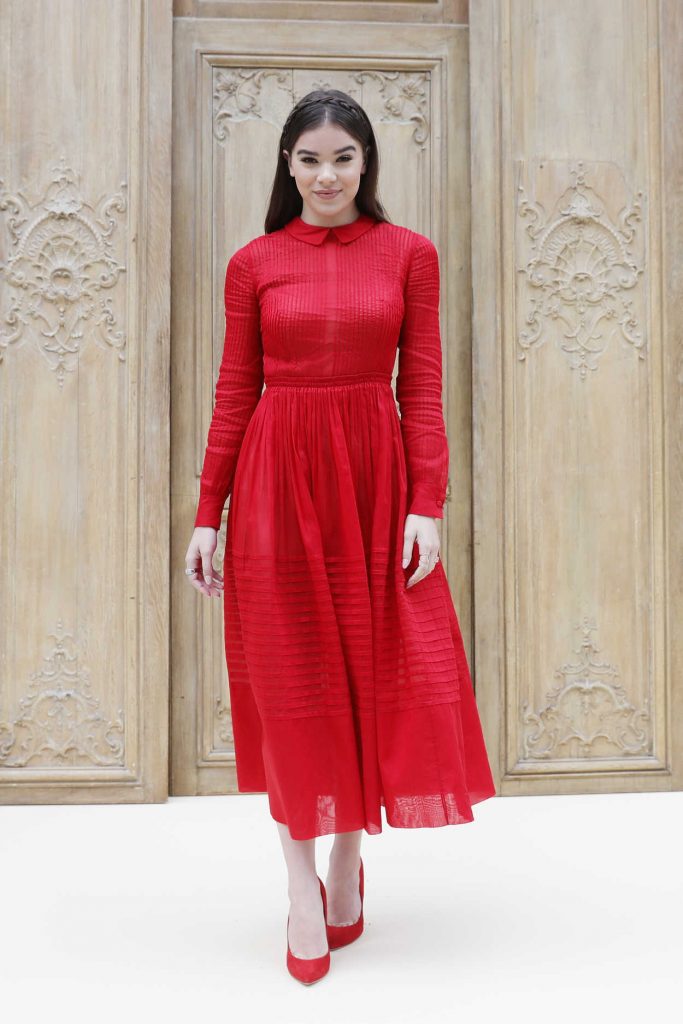 Hailee Steinfeld at the Valentino Fashion Show During the Paris Fashion Week 10/02/2016-1