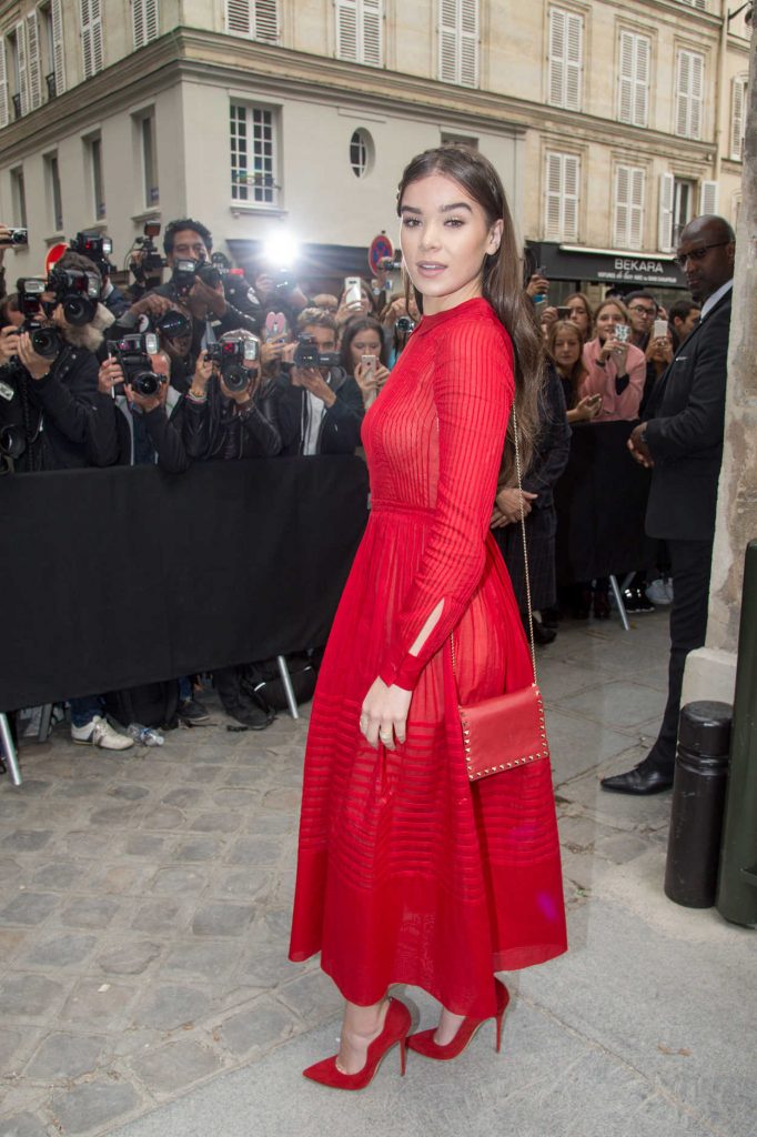 Hailee Steinfeld at the Valentino Fashion Show During the Paris Fashion Week 10/02/2016-2