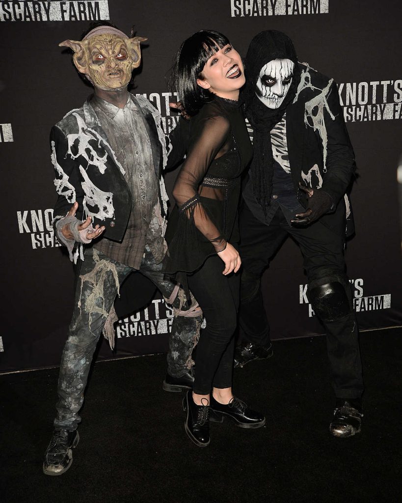 Jennette McCurdy at the Knott's Scary Farm Opening Night in Buena Park 09/30/2016-5