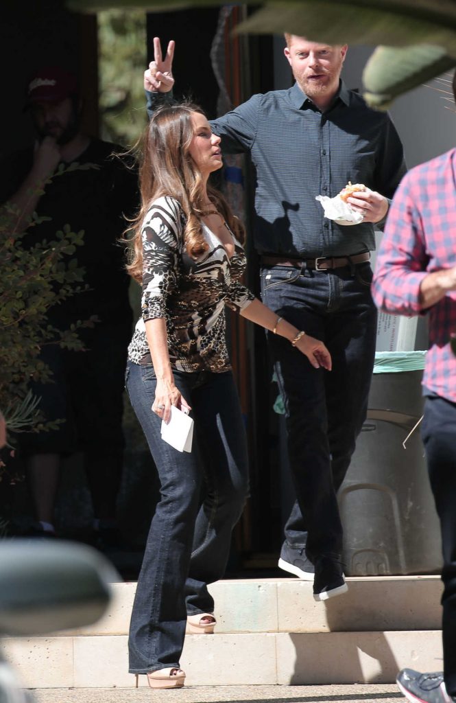 Sofia Vergara Was Spotted on the Set of Modern Family in Los Angeles 10/10/2016-3