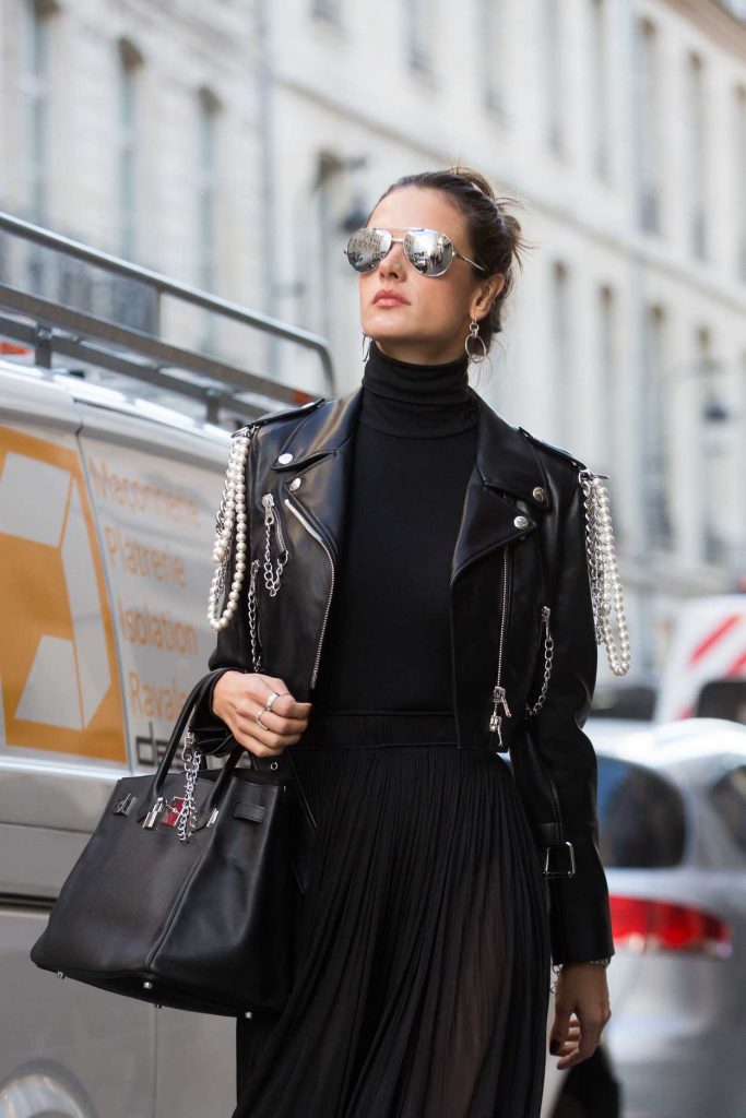 Alessandra Ambrosio Was Seen Out in Paris 11/28/2016-5