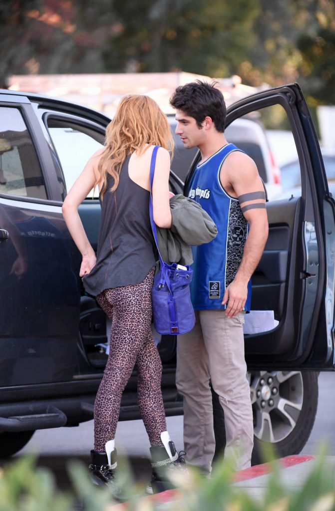 Bella Thorne and Her Boyfriend Tyler Posey Was Seen Out in Encino 11/03/2016-3