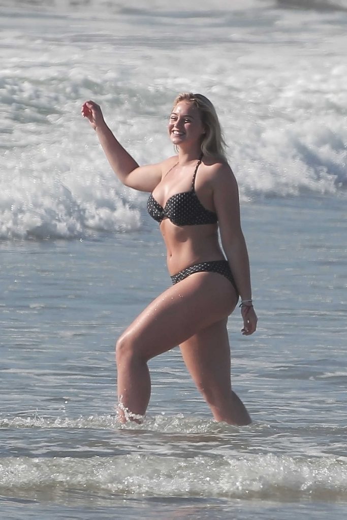 Iskra Lawrence in Bikini at the Venice Beach in California 11/03/2016-3