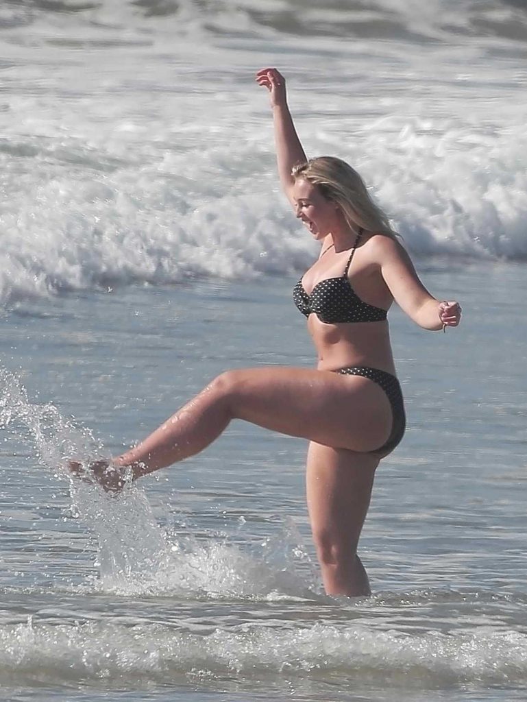 Iskra Lawrence in Bikini at the Venice Beach in California 11/03/2016-4