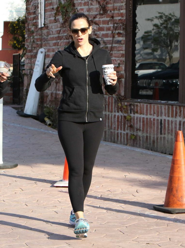 Jennifer Garner Leaves the Gym in Los Angeles 11/26/2016-1