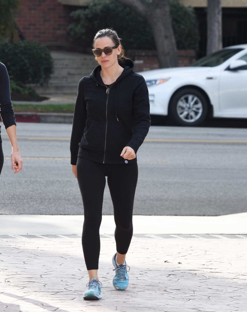 Jennifer Garner Leaves the Gym in Los Angeles 11/26/2016-2