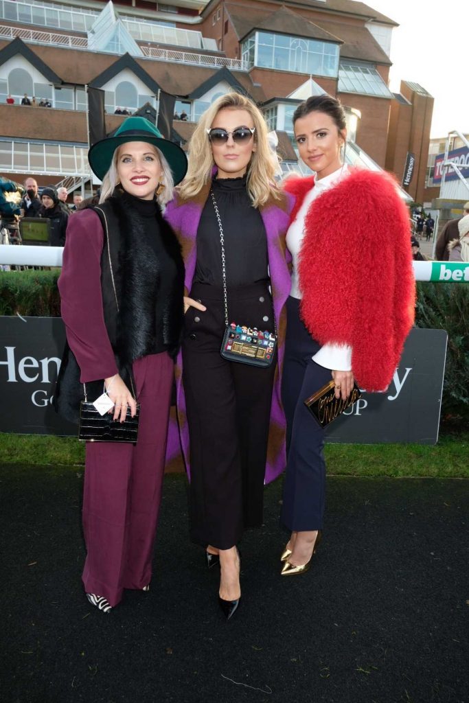 Lucy Mecklenburgh at the Hennessy Gold Cup at Newbury Racecourse 11/26/2016-3
