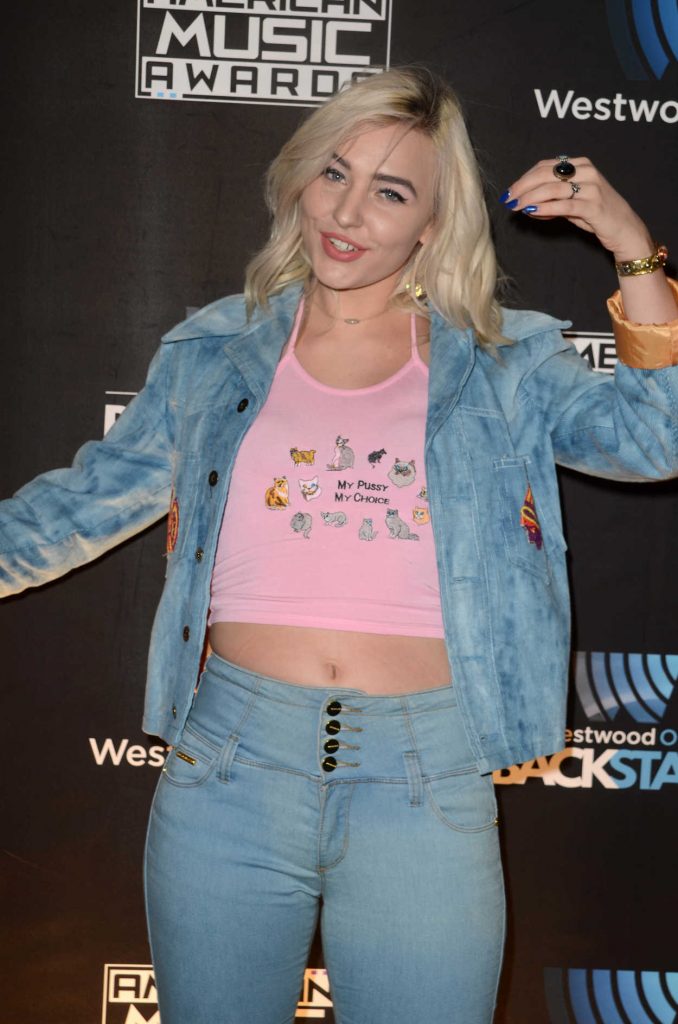 Maty Noyes at the Westwood One Backstage at AMA in Los Angeles 11/18/2016-3
