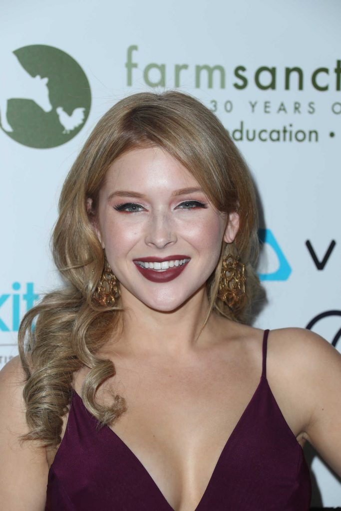 Renee Olstead at the Farm Sanctuary's 30th Gala at the Beverly Wilshire Hotel in Beverly Hills 11/12/2016-4