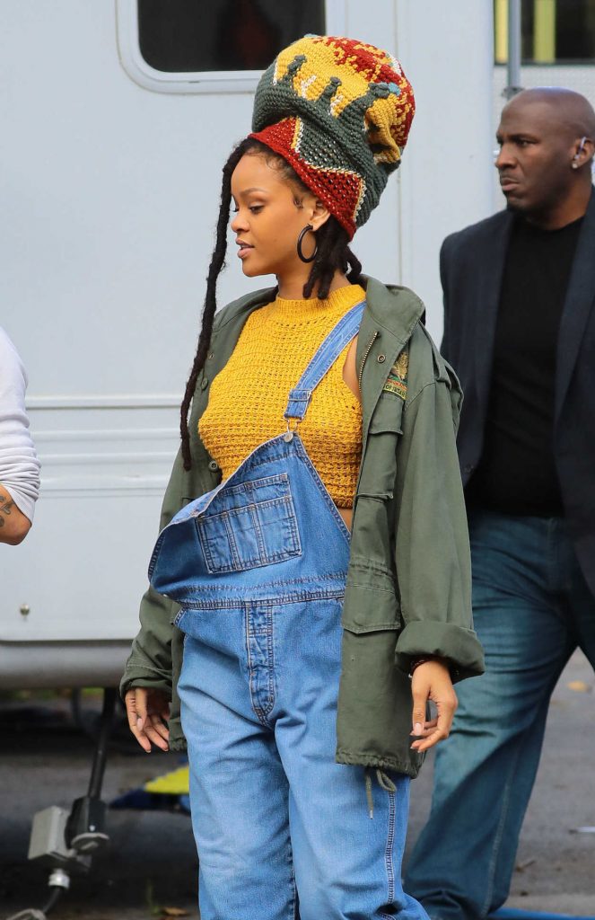 Rihanna on the Set of Ocean's Eight in New York City 11/04/2016-5