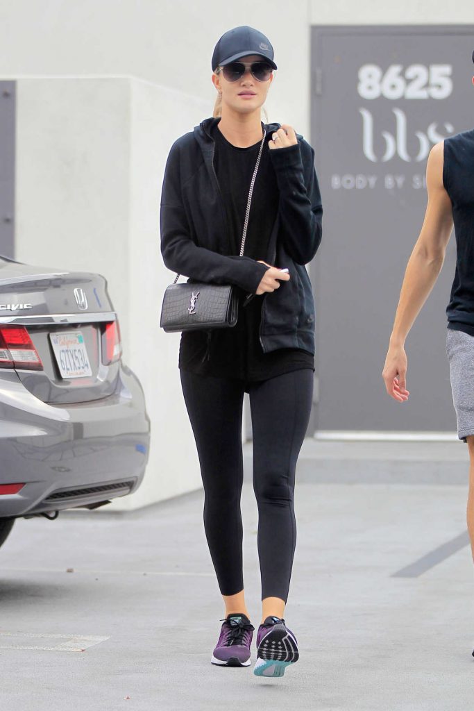 Rosie Huntington-Whiteley Leaves the Gym in West Hollywood 11/27/2016-1