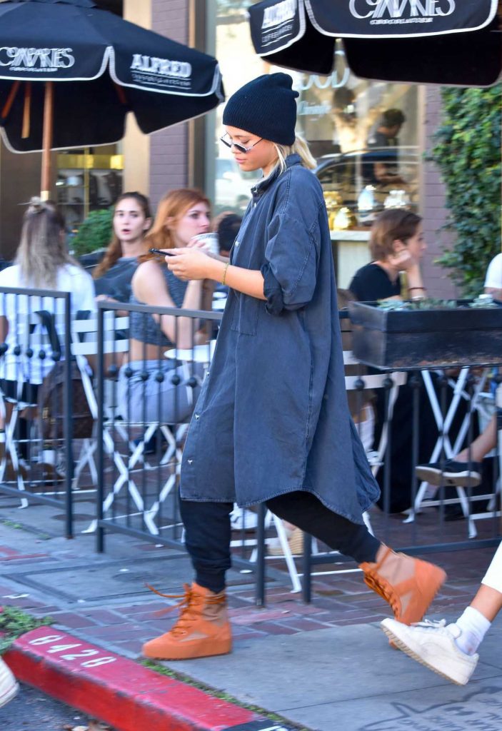 Sofia Richie Was Seen Out in Los Angeles 11/04/2016-3