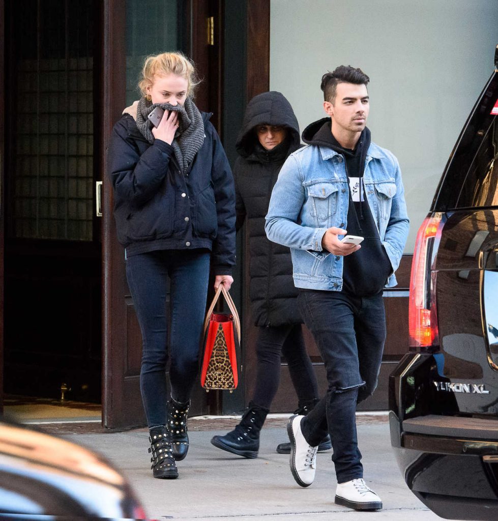 Sophie Turner Was Seen Out in Ney York City 11/23/2016-3