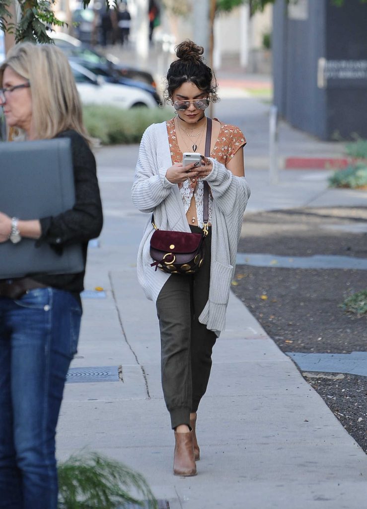 Vanessa Hudgens Was Seen Out in Los Angeles 11/07/2016-1
