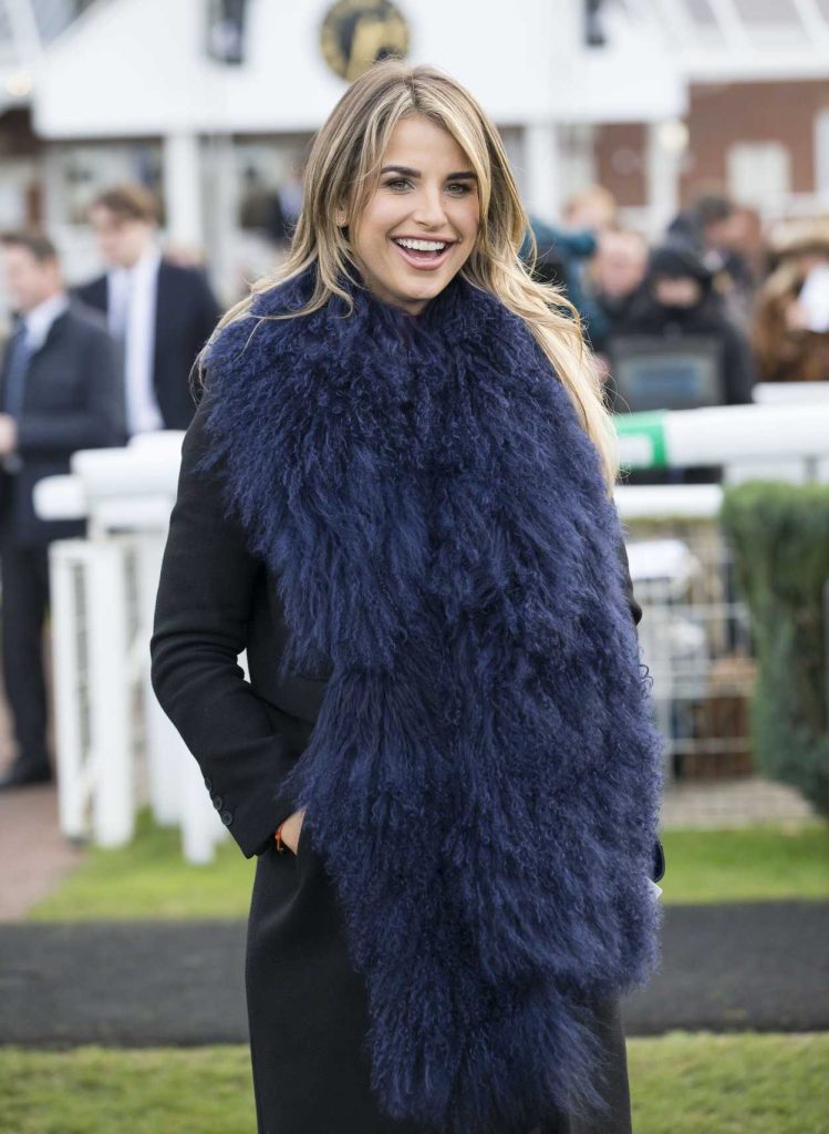 Vogue Williams at the Hennessy Gold Cup at Newbury Racecourse 11/26/2016-2