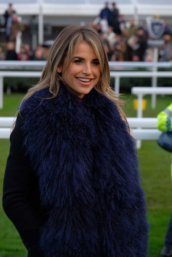 Vogue Williams at the Hennessy Gold Cup at Newbury Racecourse 11/26/2016-3