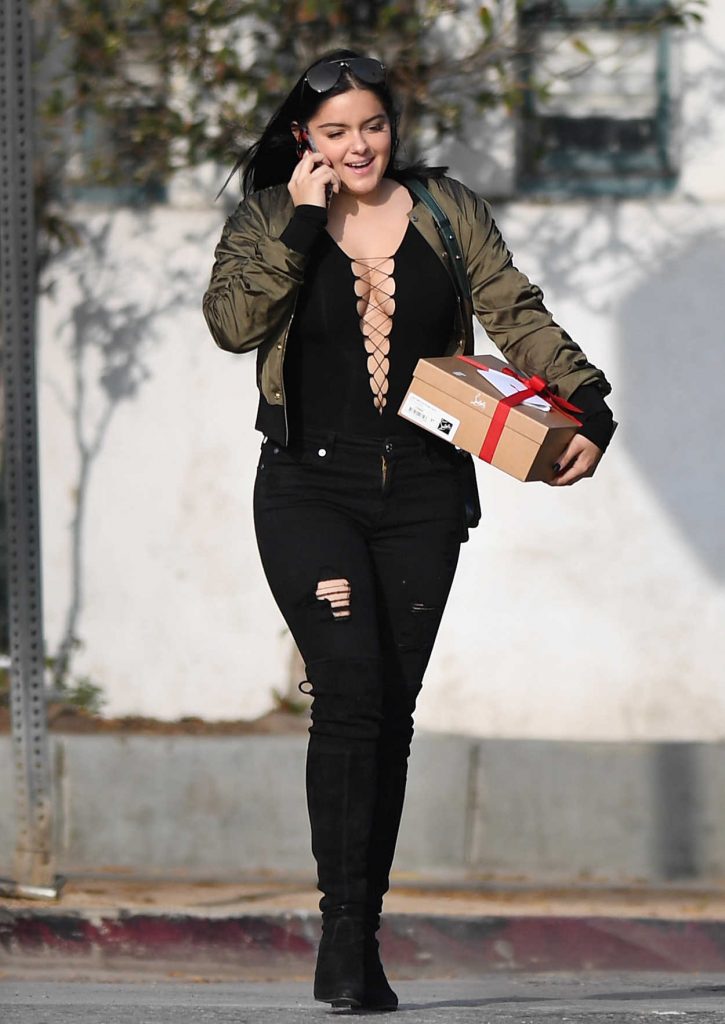 Ariel Winter Goes Christmas Shopping in West Hollywood 12/13/2016-1
