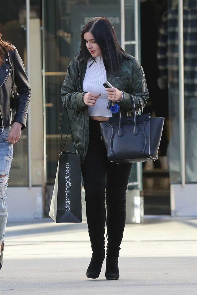 Ariel Winter Goes Shopping at the Westfield Shopping Center in Sherman Oaks 12/08/2016-4