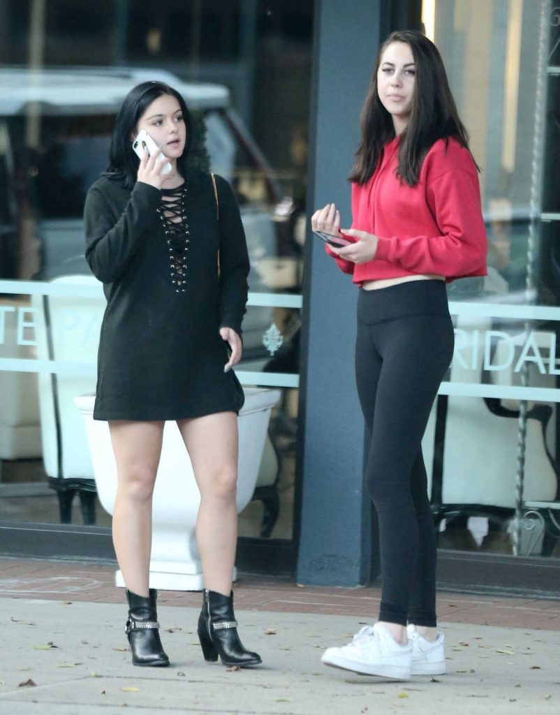 Ariel Winter Stops by the Nail Bar and Beauty Lounge in Beverly Hills 12/30/2016-4