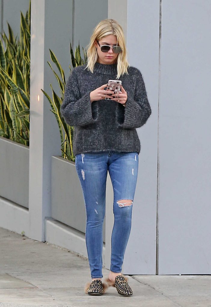 Ashley Benson Was Seen Out in Beverly Hills 12/09/2016-1
