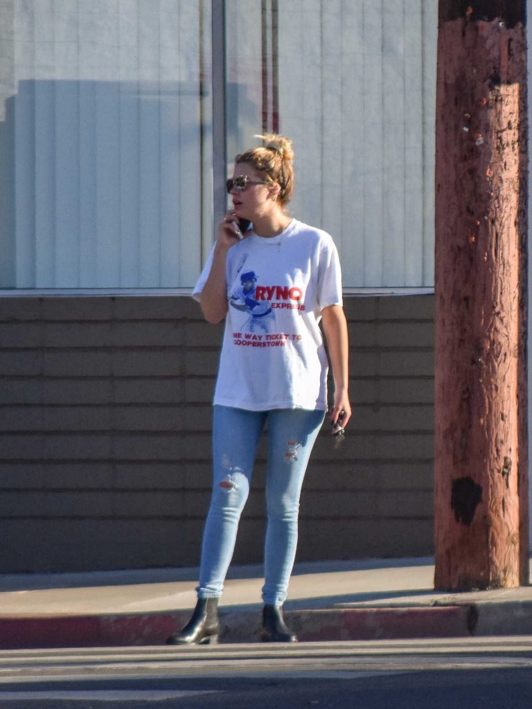 Ashley Benson Was Seen Out in Los Angeles 10/24/2016-5
