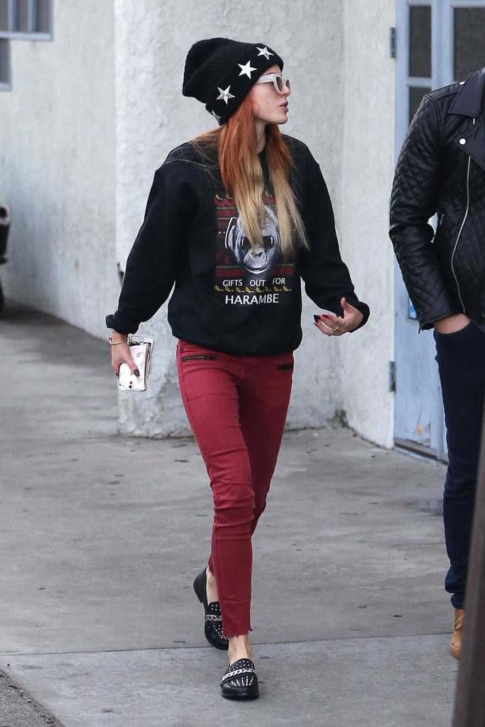 Bella Thorne Was Seen With a Friend Out in Los Angeles 12/10/2016-3