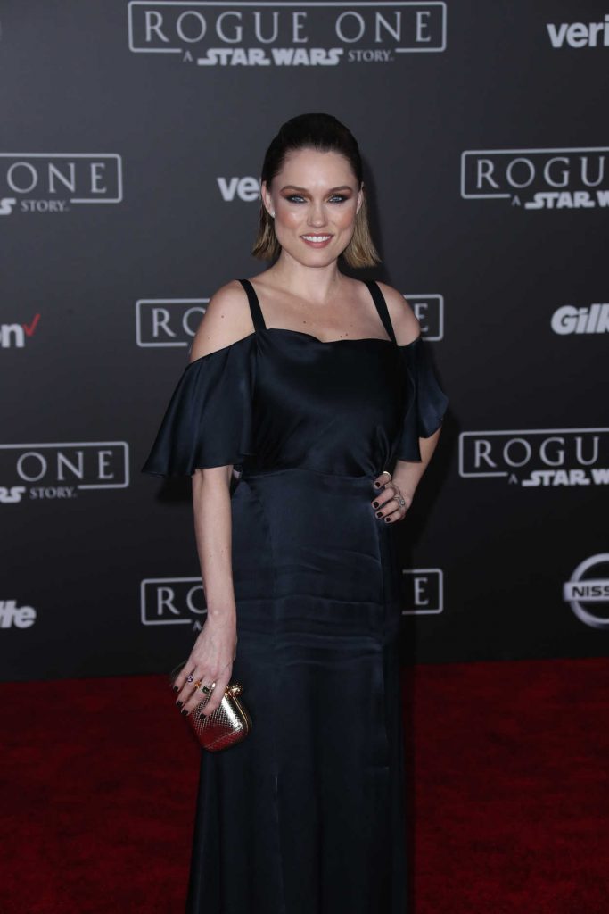 Clare Grant at the Star Wars Rouge One Premiere at the Pantages Theater in Hollywood 12/10/2016-3