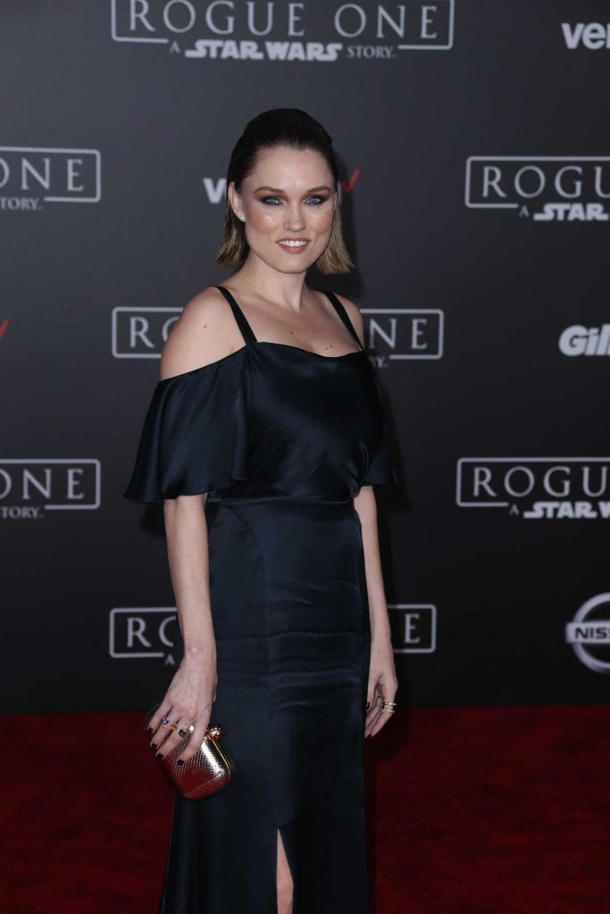 Clare Grant at the Star Wars Rouge One Premiere at the Pantages Theater in Hollywood 12/10/2016-4