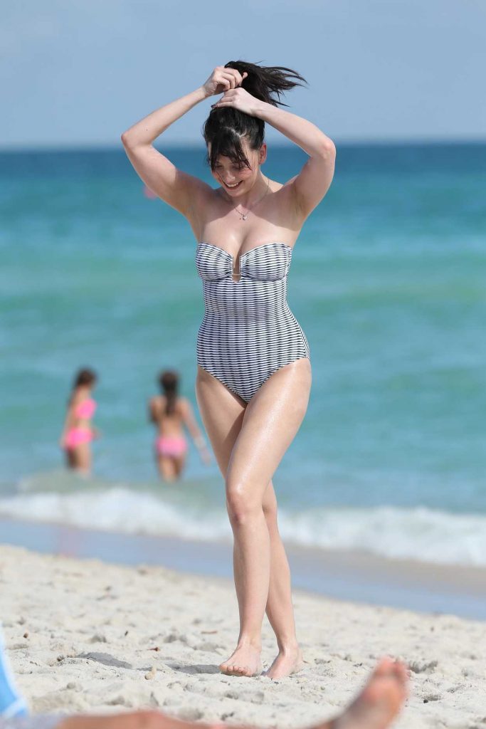 Daisy Lowe Wearing a Swimsuit at the Beach in Miami 12/23/2016-5