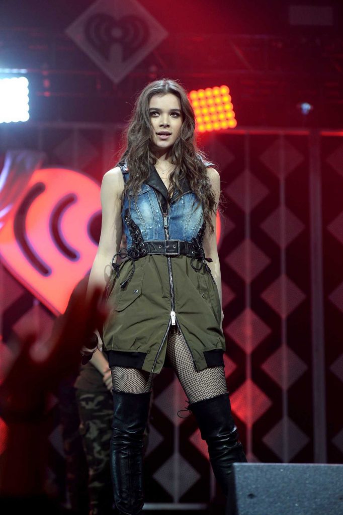 Hailee Steinfeld at iHeart Radio Y-100 Jingleball Pre Show at the BB&T Center in Florida 12/18/2016-2