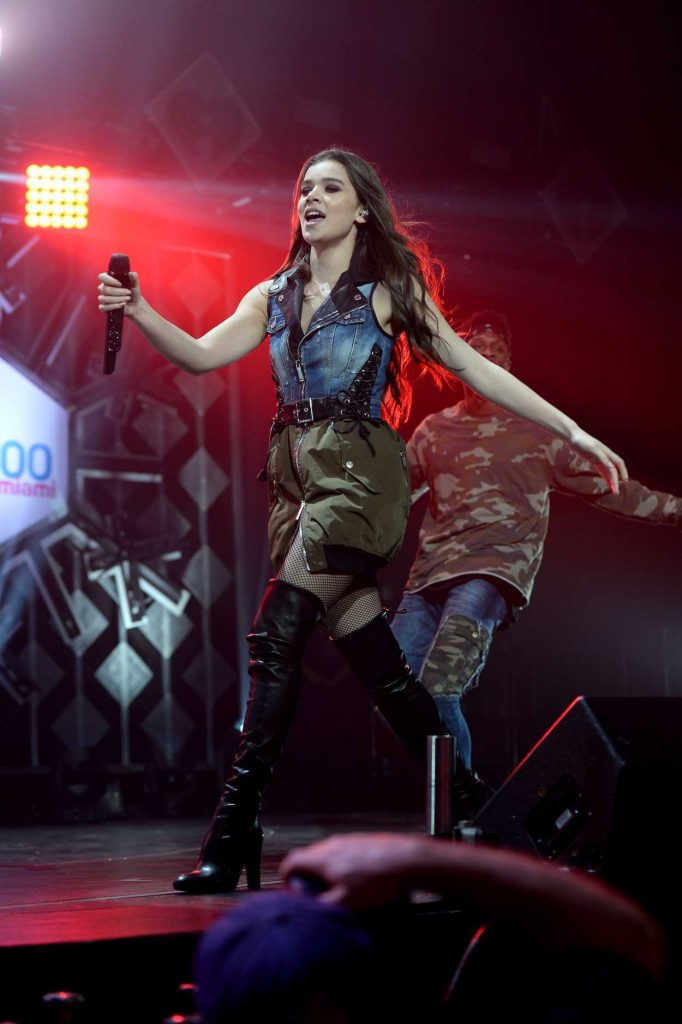 Hailee Steinfeld at iHeart Radio Y-100 Jingleball Pre Show at the BB&T Center in Florida 12/18/2016-5