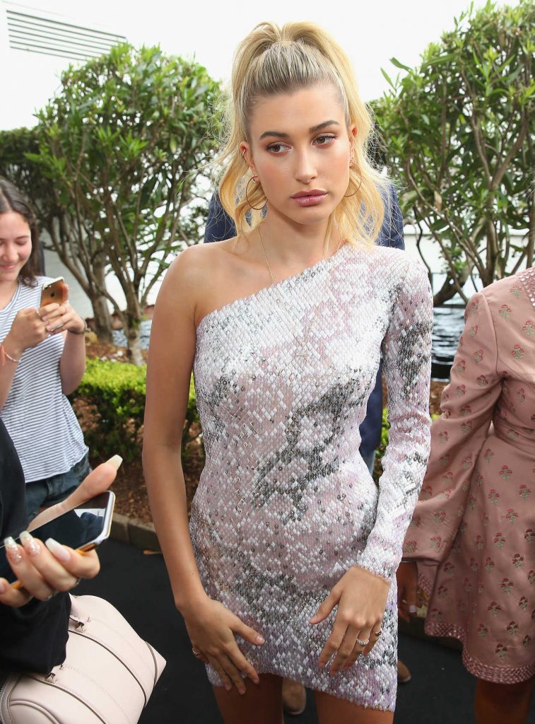 Hailey Baldwin Arrives at the ModelCo Cosmetics Launch in Sydney 12/05/2016-3