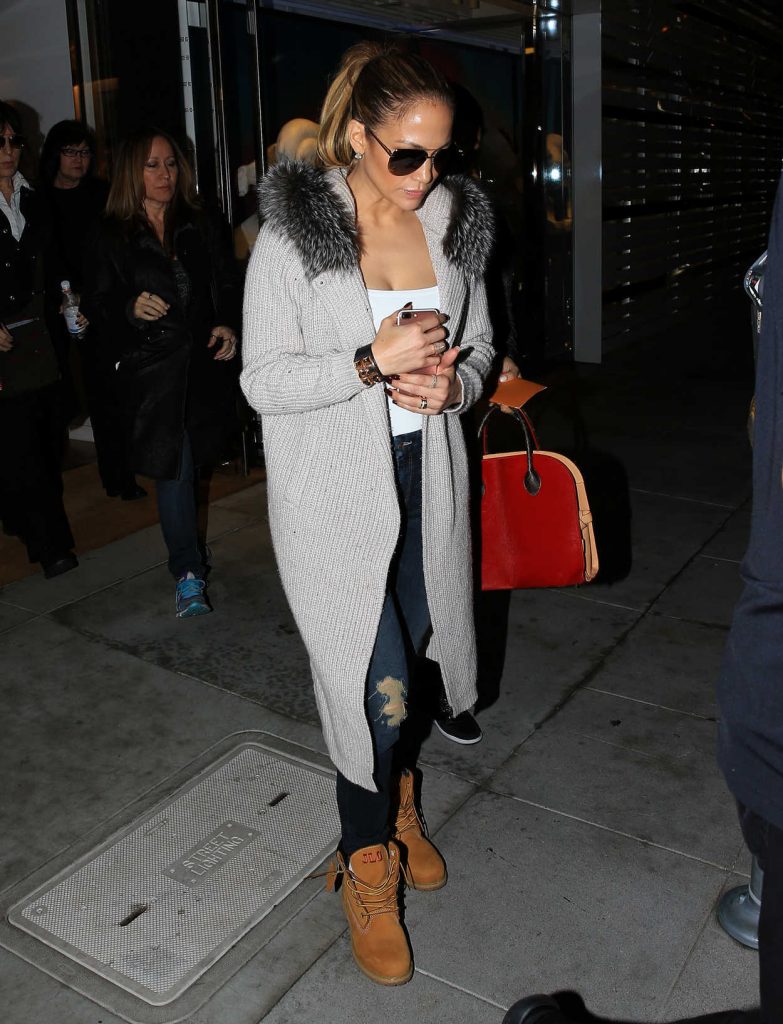 Jennifer Lopez Goes Shopping in Beverly Hills 12/22/2016-3