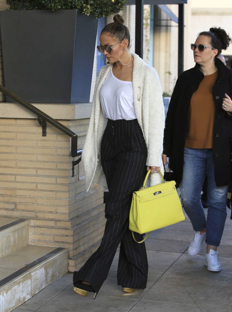 Jennifer Lopez Goes Shopping in Beverly Hills 12/29/2016-3