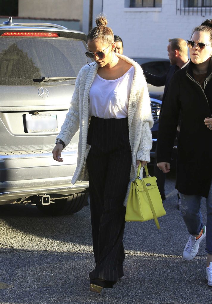 Jennifer Lopez Goes Shopping in Beverly Hills 12/29/2016-5