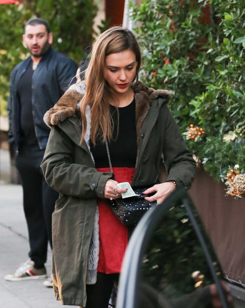 Jessica Alba Was Seen Out in Beverly Hills 12/22/2016-3