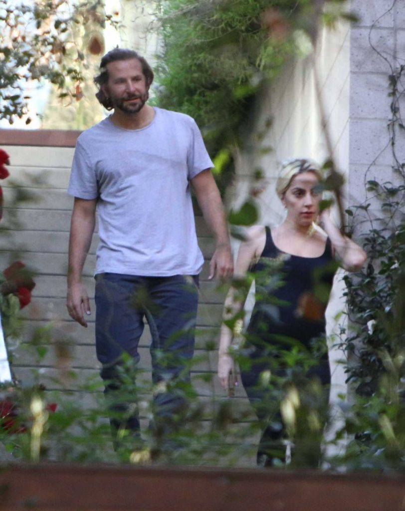 Lady Gaga Visits Bradley Cooper's Home in Santa Monica 12/28/2016-5