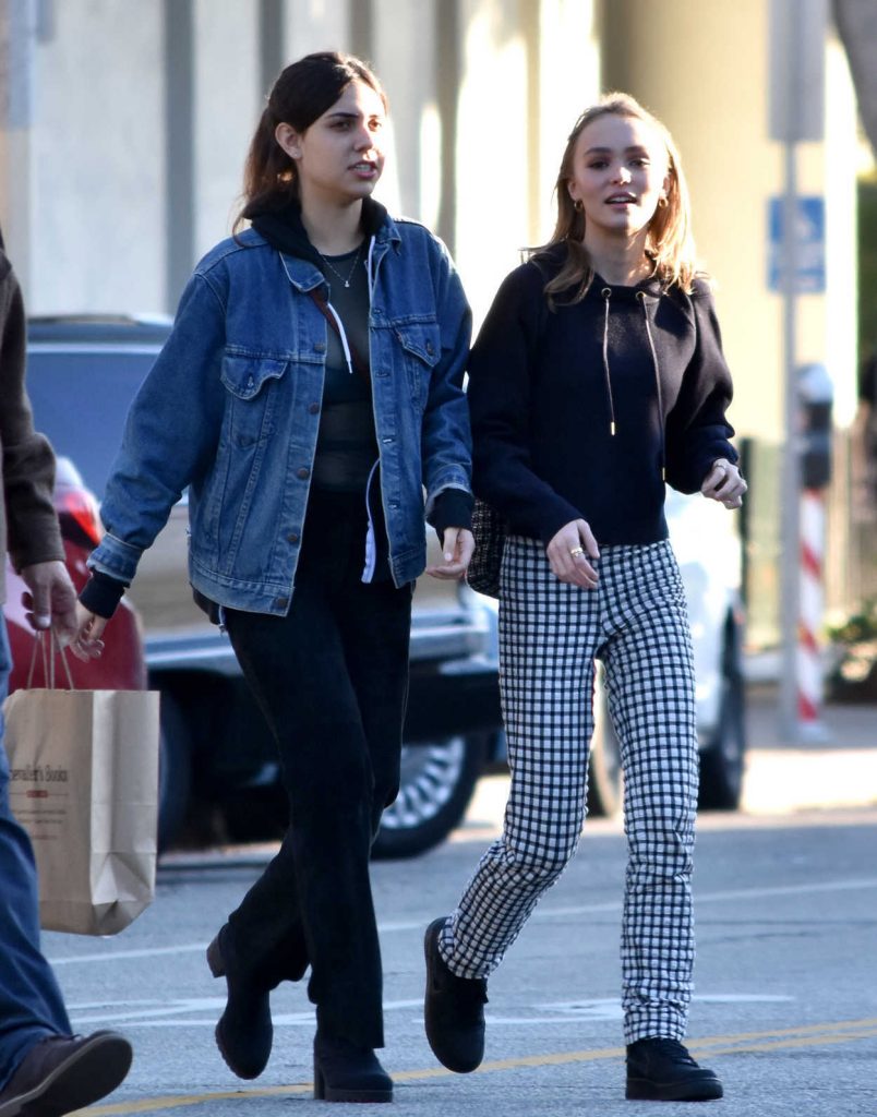 Lily-Rose Depp Goes Shopping With a Friend in Los Angeles 12/17/2016-3