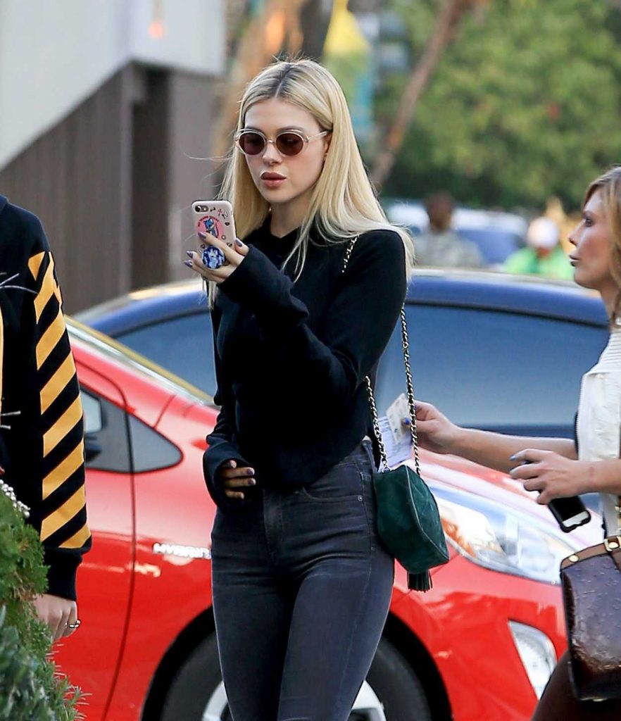 Nicola Peltz Was Seen Out in Beverly Hills 12/05/2016-4