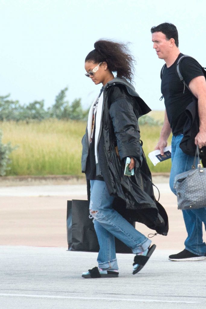 Rihanna Was Seen at Airport in Barbados 12/23/2016-4