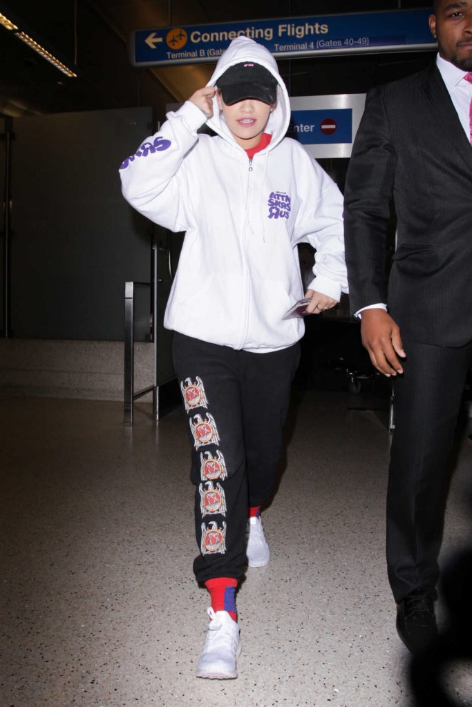 Rita Ora Arrives at LAX Airport in LA 11/30/2016-1