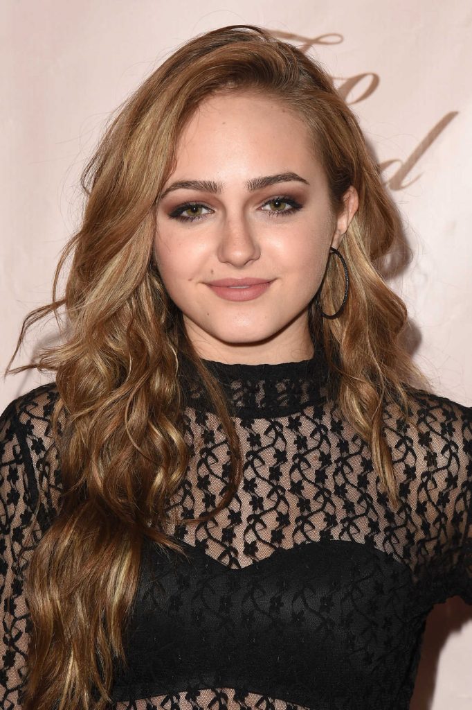 Sophie Reynolds at the Too Faced's Sweet Peach Launch Party in West Hollywood 12/01/2016-3