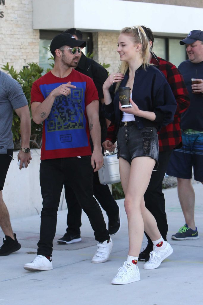 Sophie Turner Goes Shopping With Joe Jonas in Miami 12/30/2016-2