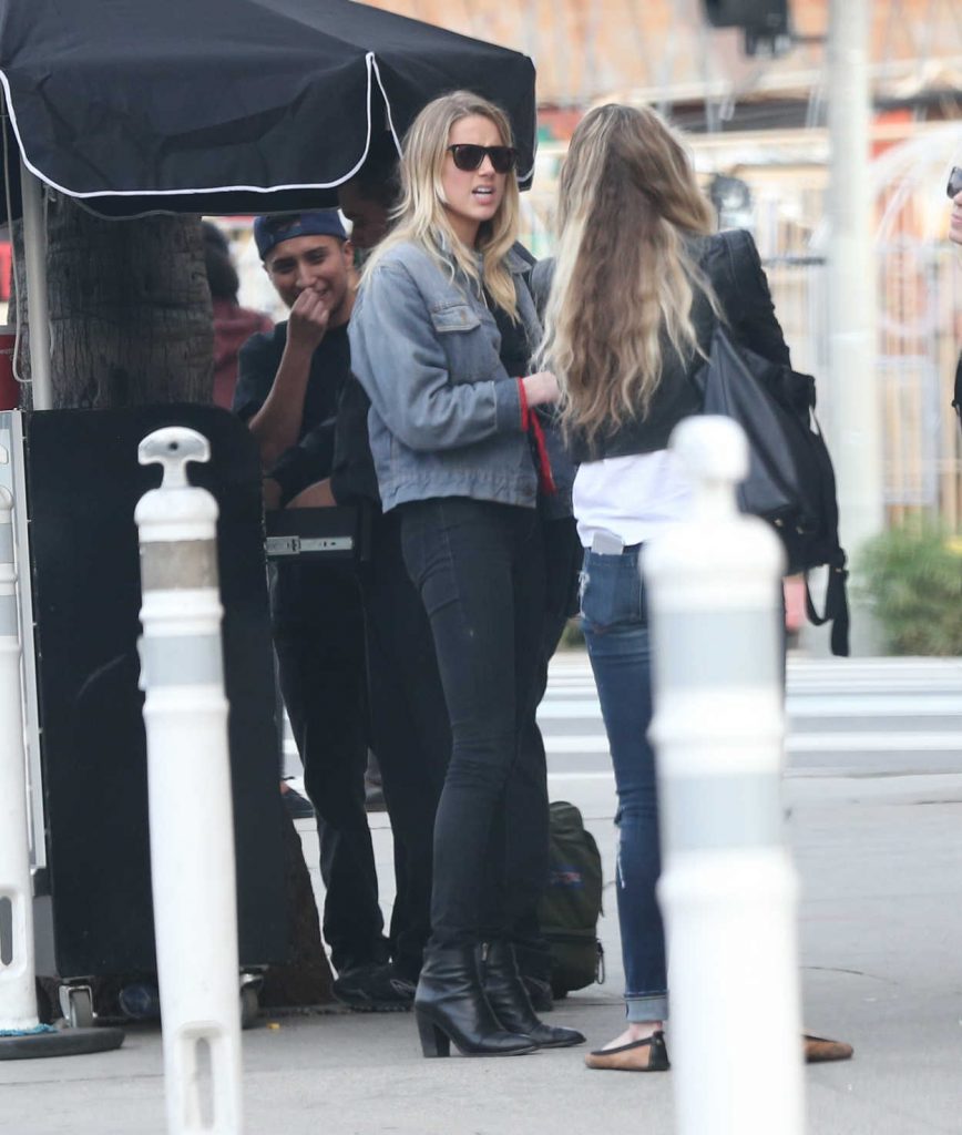 Amber Heard Was Seen Out in Los Angeles 01/15/2017-2